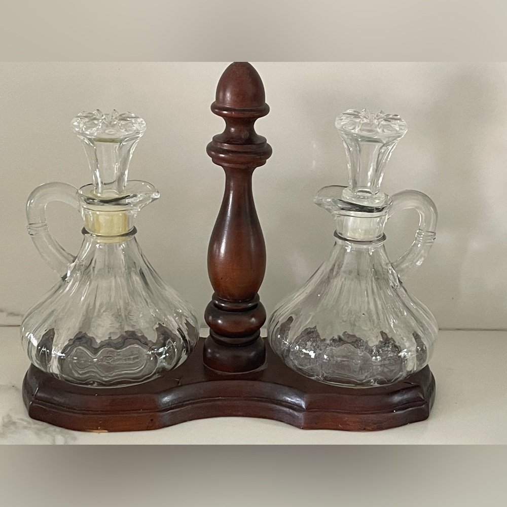 Anchor Hocking oil and vinegar glass cruet set
